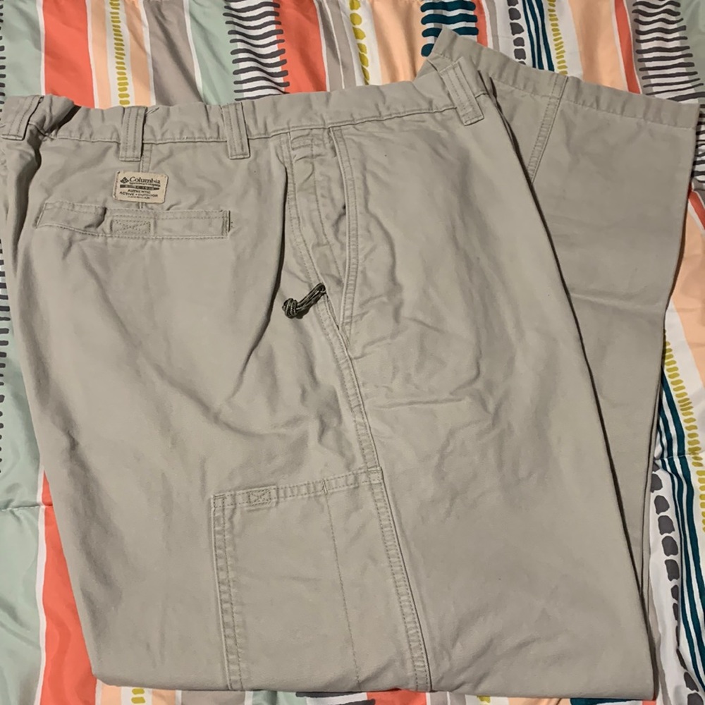 Columbia size 38 x 30 cargo pant, bundle 2 pr, offer $20.  I’ll accept!
